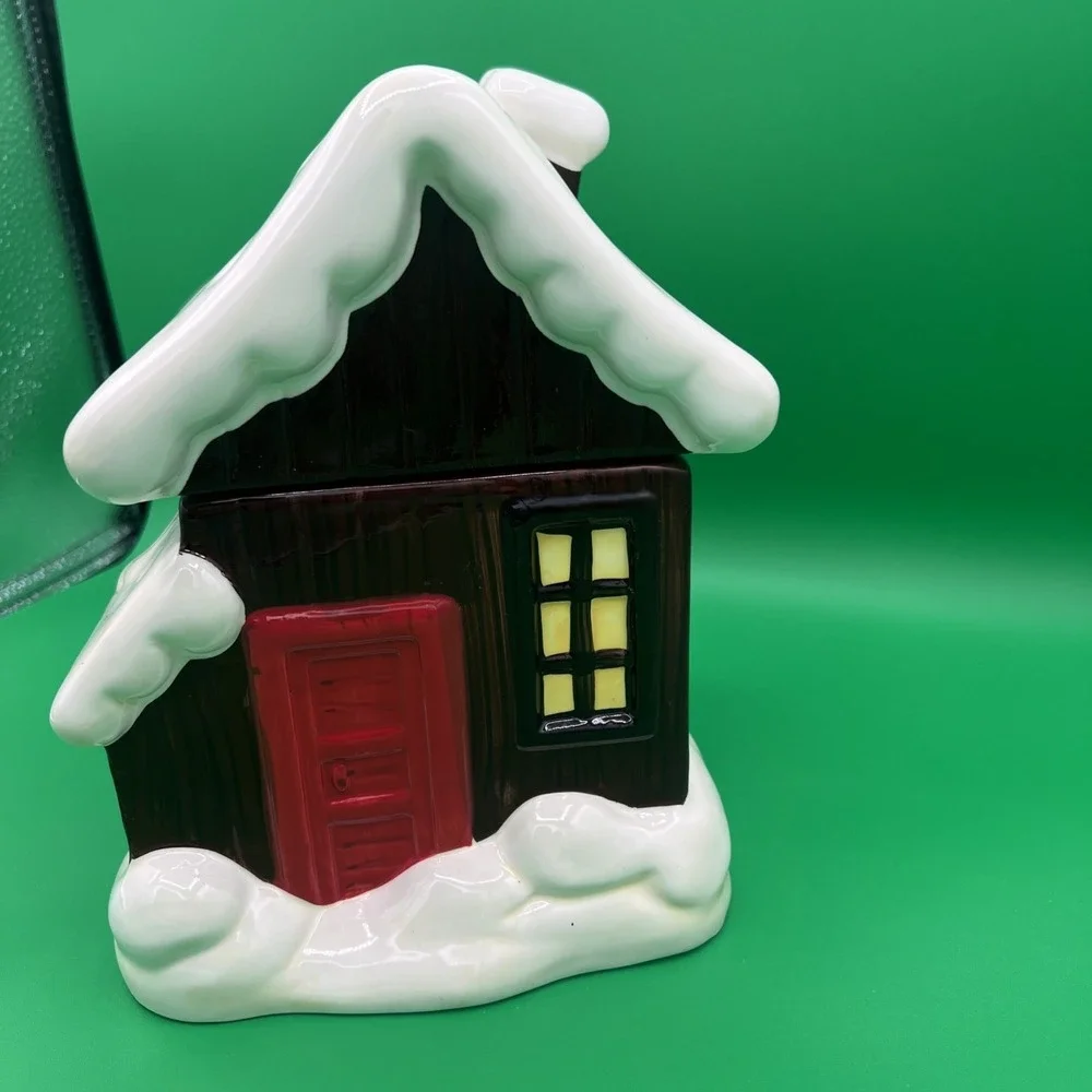 SCM Designs Snow Covered House‎ Ceramic Cookie Jar with snowman tree clean GHA3.